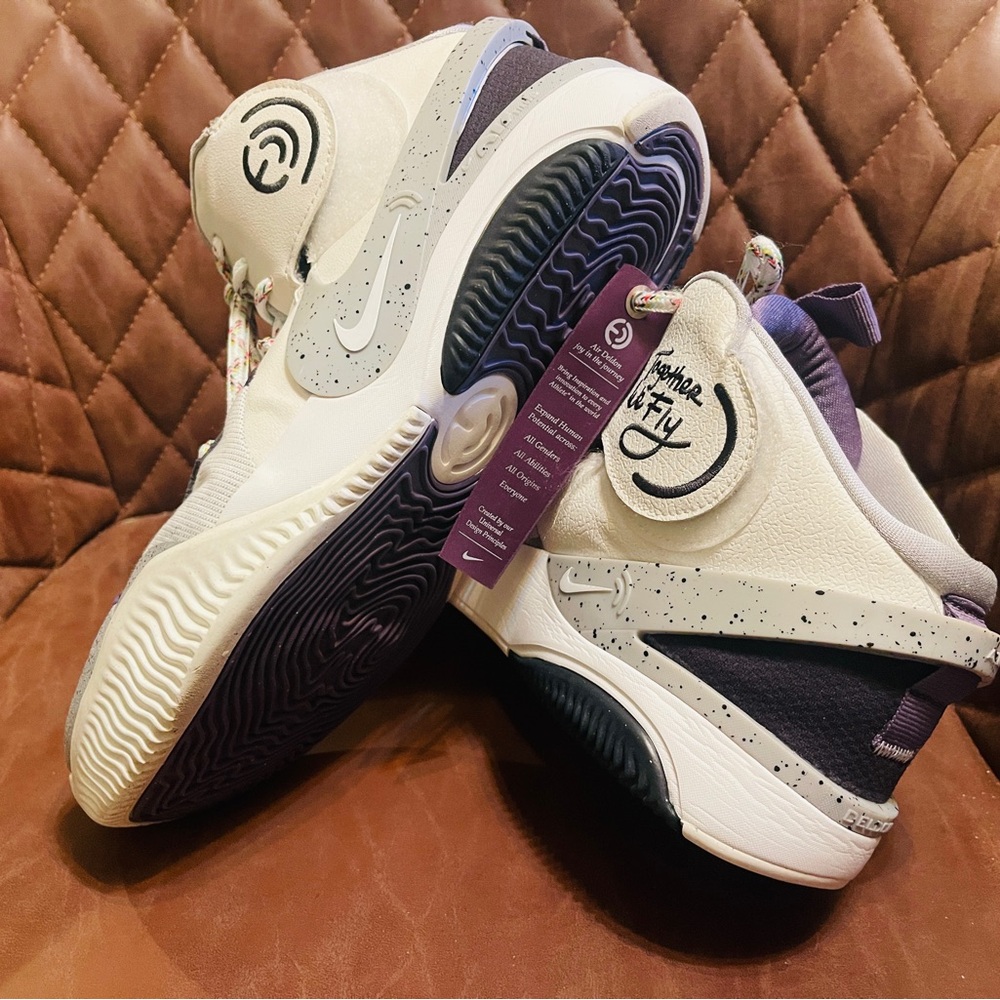 🆕 NIKE Special Edition Purple Basketball Court Shoes
